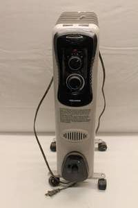 lot 122 image: Pelonis Portable Space Heater