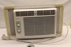 lot 124 image: Fridgidaire Window Air Conditioner