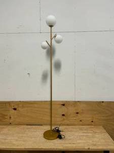lot 116 image: 3 Bulb LED Lamp