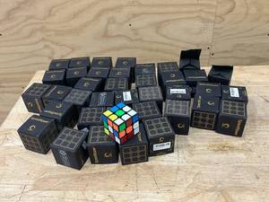 lot 143 image: Lot of 39 SpeedRipper Cubes