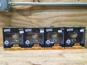 lot 132 image: Lot of 4 - Funko Star Wars Solo Dorbz QiRa Exclusive Vinyl Figure #013
