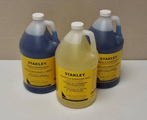Stanley- (1)   1 Gallon Jug of Stanley Concrete & Degreaser Wash & (2) 1 Gallon Jugs of Stanley Siding and Decking Wash
