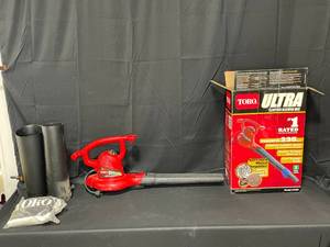 lot 31 image: Toro Electronic Blower Vac
