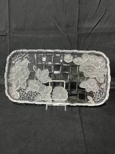 lot 96 image: Beautiful Floral Pattern Fifth Ave Napoli Crystal Tray w Orig Box