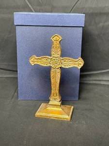 lot 147 image: Sorell Decorative Gold Cross w Original Box (21)