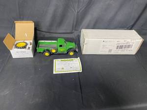 lot 187 image: Collectable John Deere Power Wagon Moline, ILL with Accessories