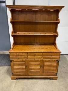 lot 222 image: Beautiful VTG Wooden 3 Shelf, 3 Drawer, 3 Door Cabinet