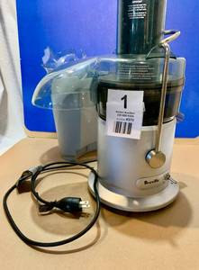 Electric Breville Juicer