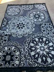 Black & White Prayer Rug
