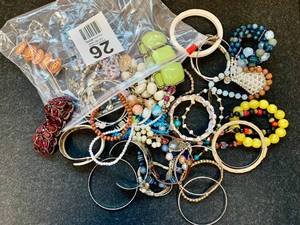 25 Bracelet Jewelry MIXTURE Of KINDS & COLORS