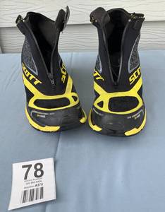 Vibram Scott Athletic Size 11 Shoes