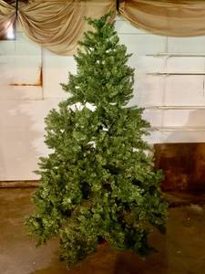 6 FT Xmas Faux Tree
