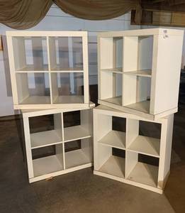 4 White shelving units