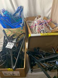 4 Boxes Plastic Hangers