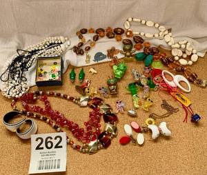 VTG Plastic Jewelry charms