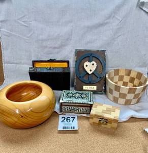4 Wood items Bowls