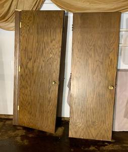 2 Hollow core Wood doors