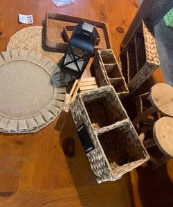 Wicker, 2 wood chair DECOR