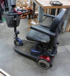 Buzz Around scooter with charger - works good