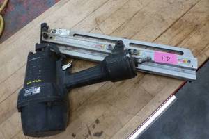 Campbell Hausfeld Professional pneumatic nail gun