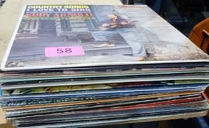 29 vinyl records old Country Western in good condition
