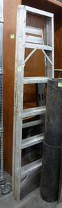 6 ft Aluminum ladder