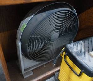 3 speed Tilting floor fan