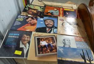 9 vintage record albums, Elvis, Willie, Dean Martin, Bobby Vinton, Luciano Pavirotti, Conway Twitty, Randy Travis, Gene Autry
