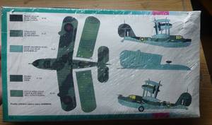 2 model airplanes