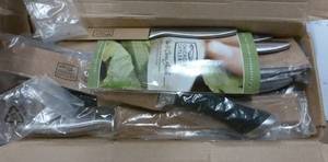 New set of Chicago Cutlery knives 17 pieces