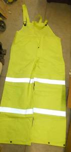 4 Med lime green hi-vis rain suits