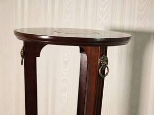 lot 40 image: Lion Knocker & Paw Plant Pedestal