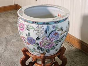 lot 43 image: Vintage Large Chinoiserie Fish Bowl