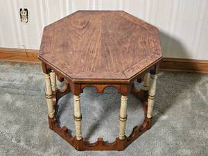 lot 106 image: Retro MCM Octagon Side Table