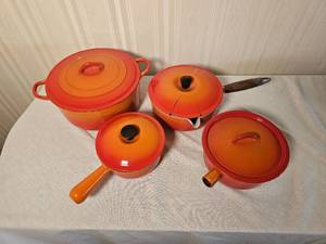 lot 147 image: Enamel Cast Iron Le Creuset & Descoware