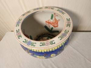 lot 47 image: Large Chinoiserie Songbird Fish Bowl