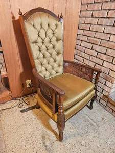 lot 160 image: Impressive MCM Tufted Chair with Finial & Cane Details