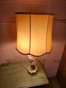 lot 150 image: Vintage Satsuma Figural Table Lamp