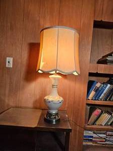 lot 121 image: Vintage Painted Satin Glass Table Lamp