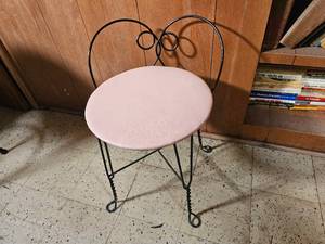lot 170 image: Wire Vanity Stool