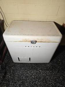 lot 154 image: Retro Philco Chest Freezer