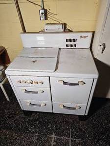 lot 155 image: Vintage Norge Gas StoveOven Unit