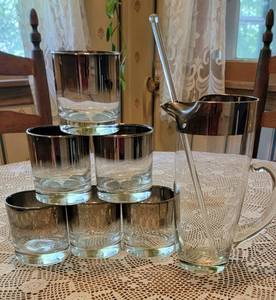 lot 95 image: MCM Silver Fade Dorothy Thorpe Cocktail Service