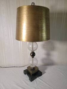 lot 250 image: Stunning Vintage Blown Glass Orb Table Lamp with Brushed Brass Shade