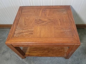 lot 214 image: Vintage MCM Inlaid Side Table