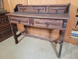 lot 22 image: Gorgeous Antique Arts & Crafts Writing Desk