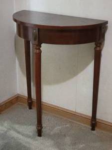 lot 179 image: Gorgeous Vintage Mahogany Demi-Lune Accent Table