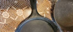 lot 87 image: Old Cast Iron Skillets  #5 and Wagner #6