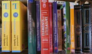 lot 51 image: Lot of MIT College Books