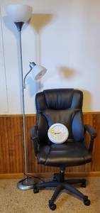 lot 109 image: Office Lot -Chair, Lamp, Clock